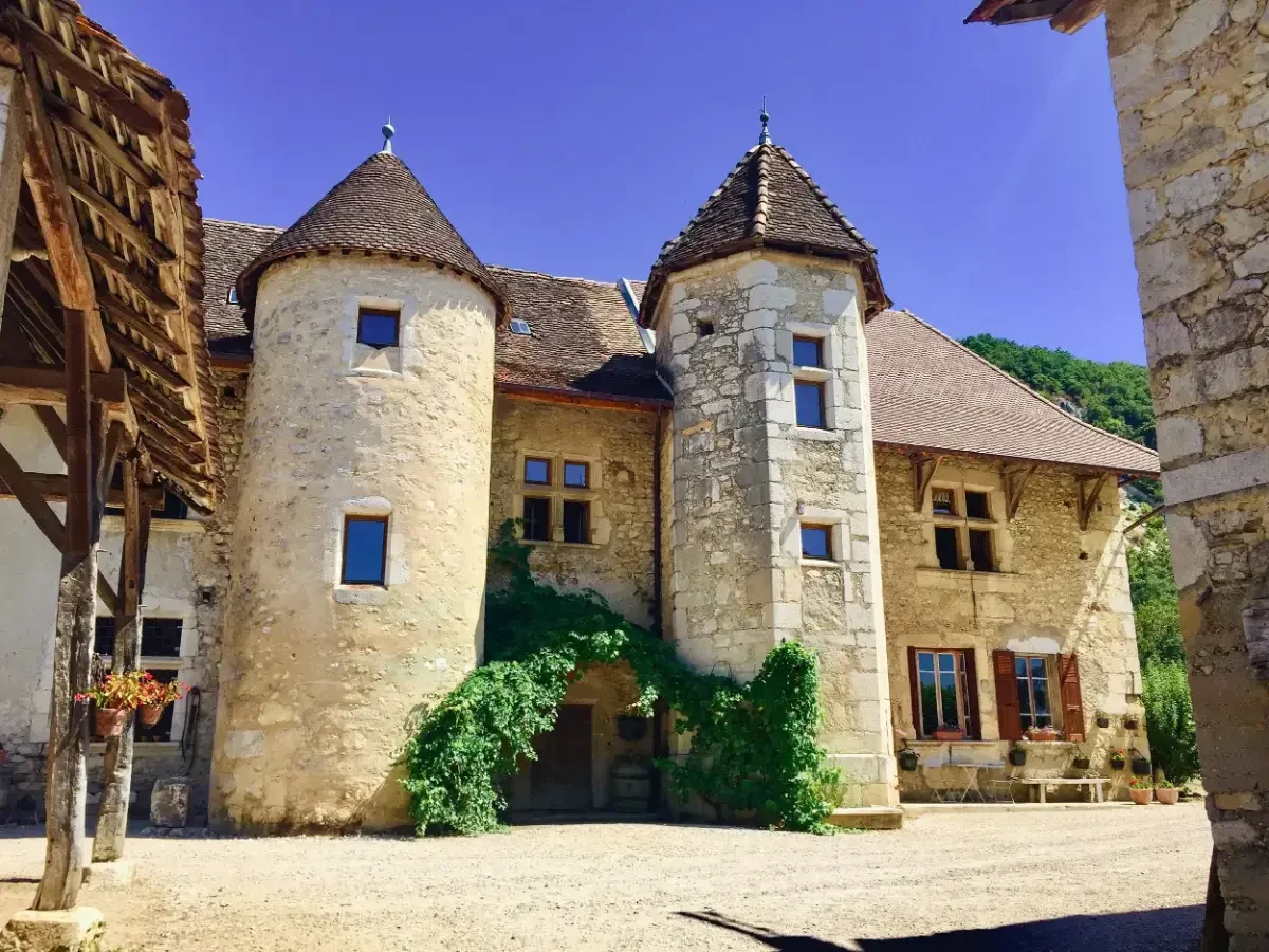 Privatisation domaine Autour de Lyon